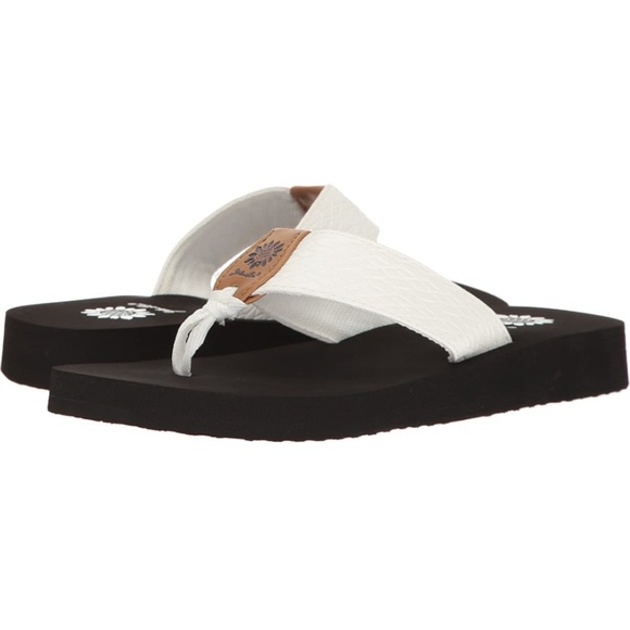 Yellow Box Flip Flops - Picture 5 of 10